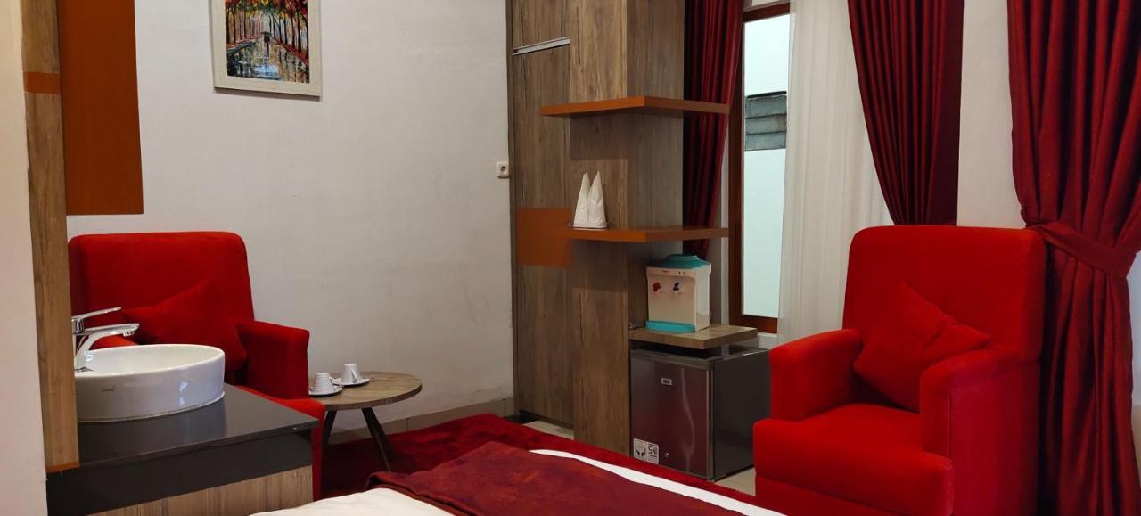 D&D Guest House & Cafe Syariah Medan Exterior foto