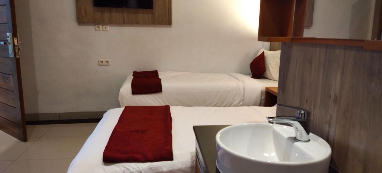D&D Guest House & Cafe Syariah Medan Exterior foto