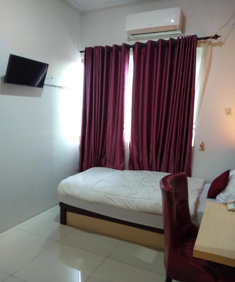 D&D Guest House & Cafe Syariah Medan Exterior foto
